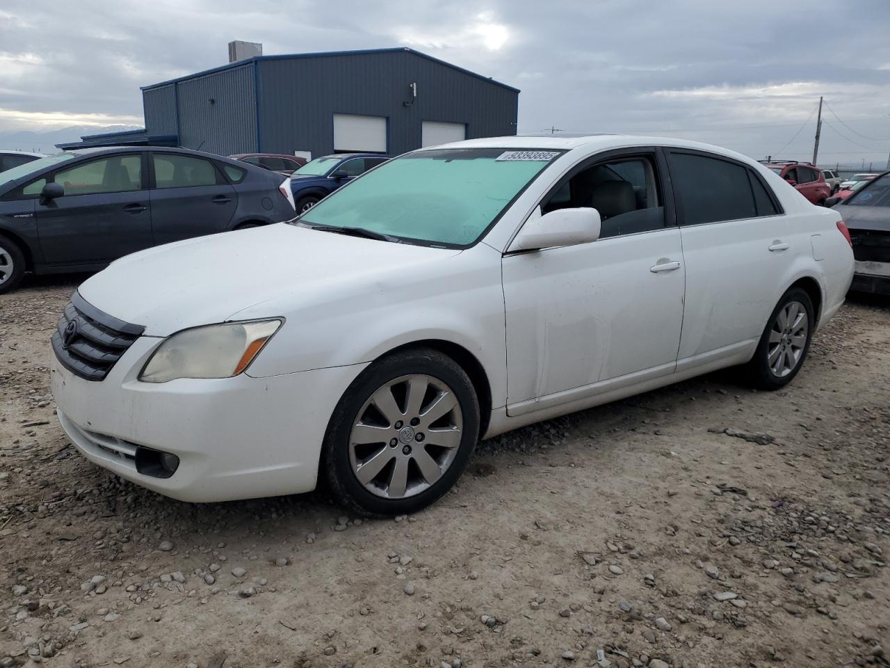 2005 TOYOTA Avalon