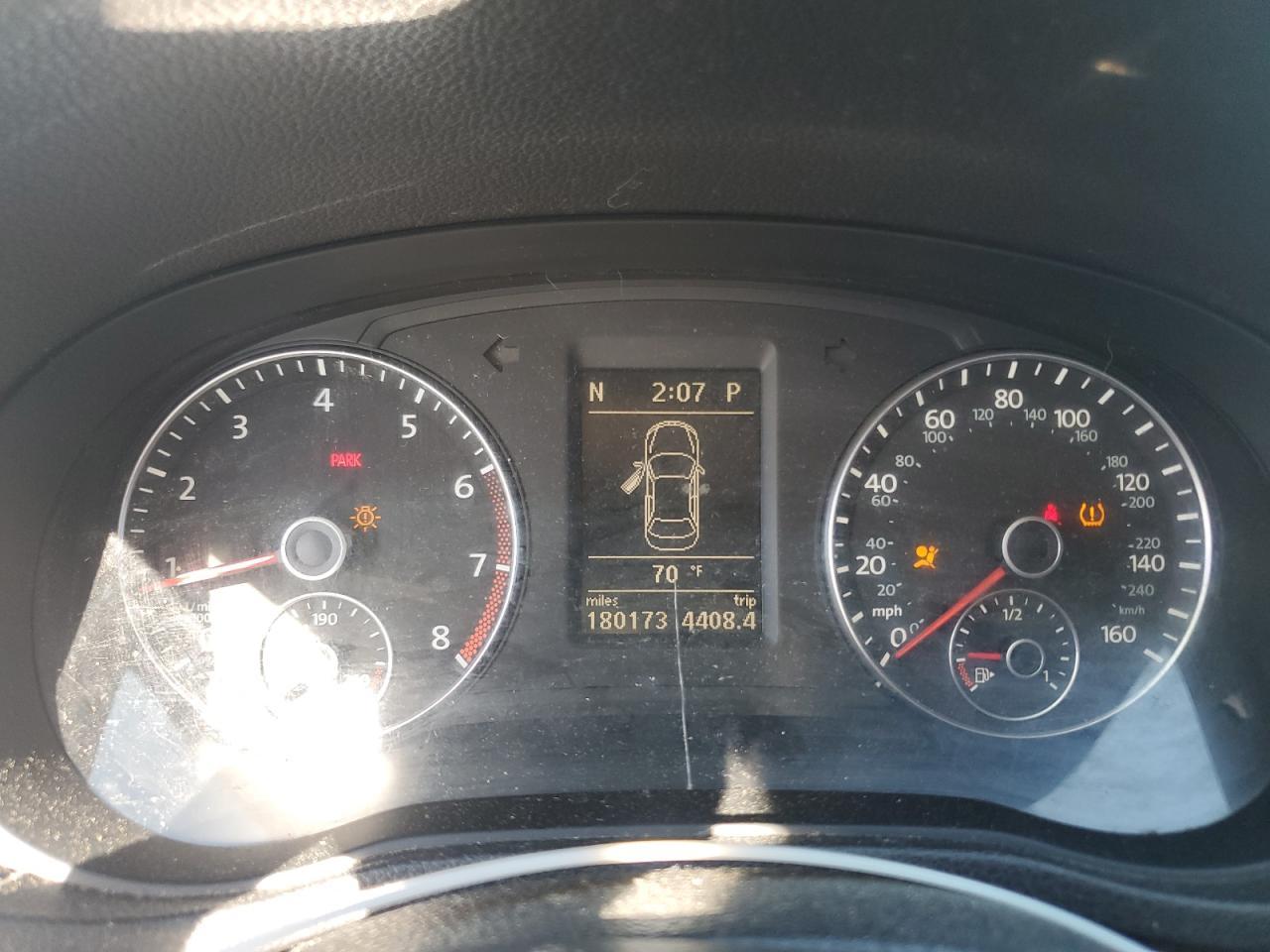 2012 VOLKSWAGEN Passat