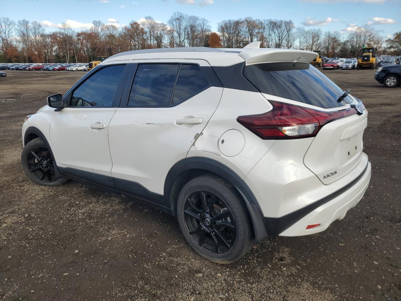 2021 NISSAN KICKS