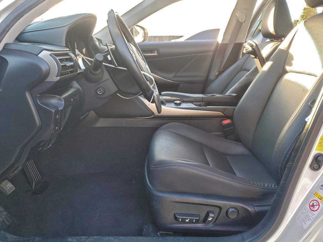2018 LEXUS IS 300