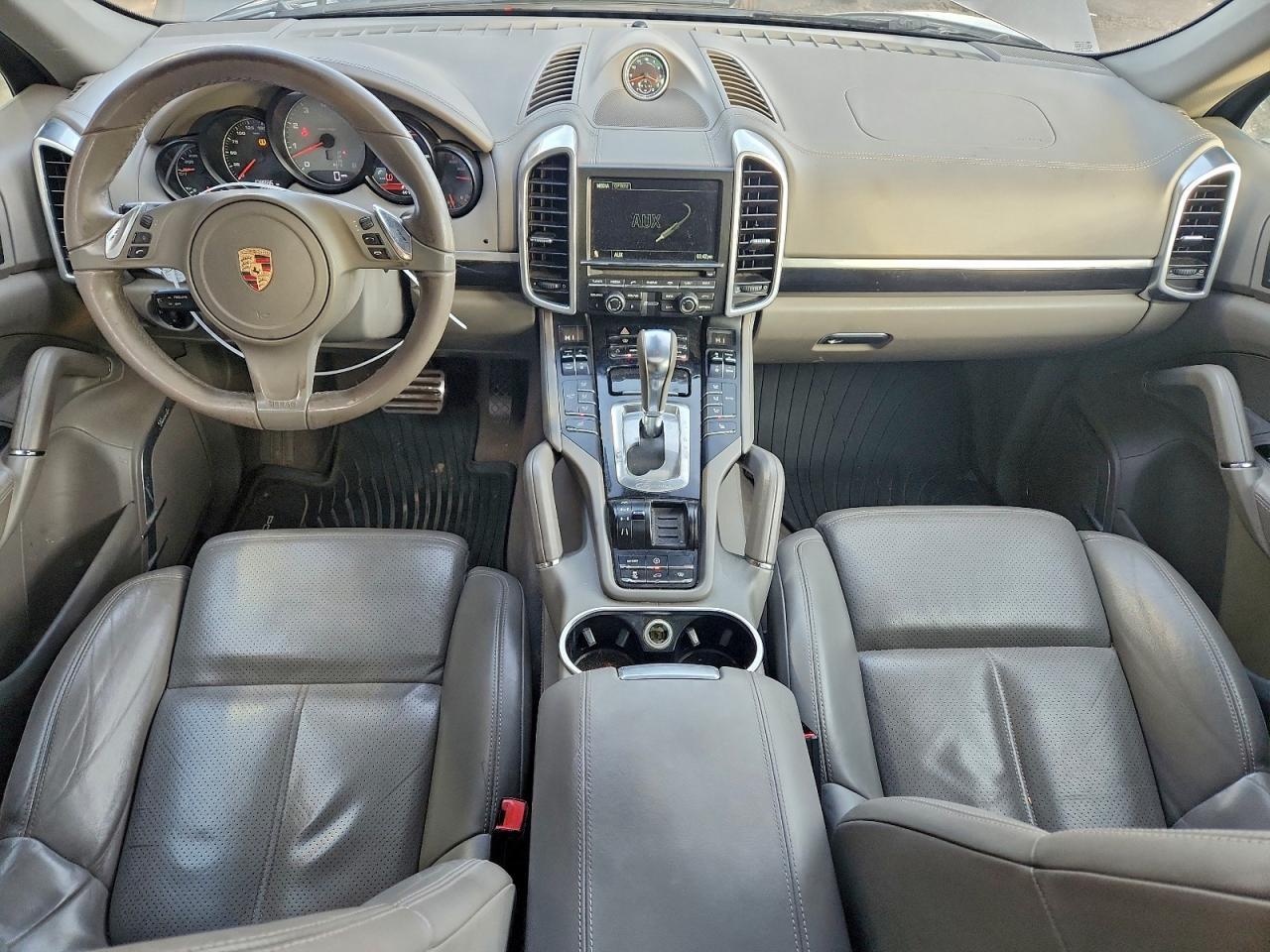 2013 PORSCHE CAYENNE