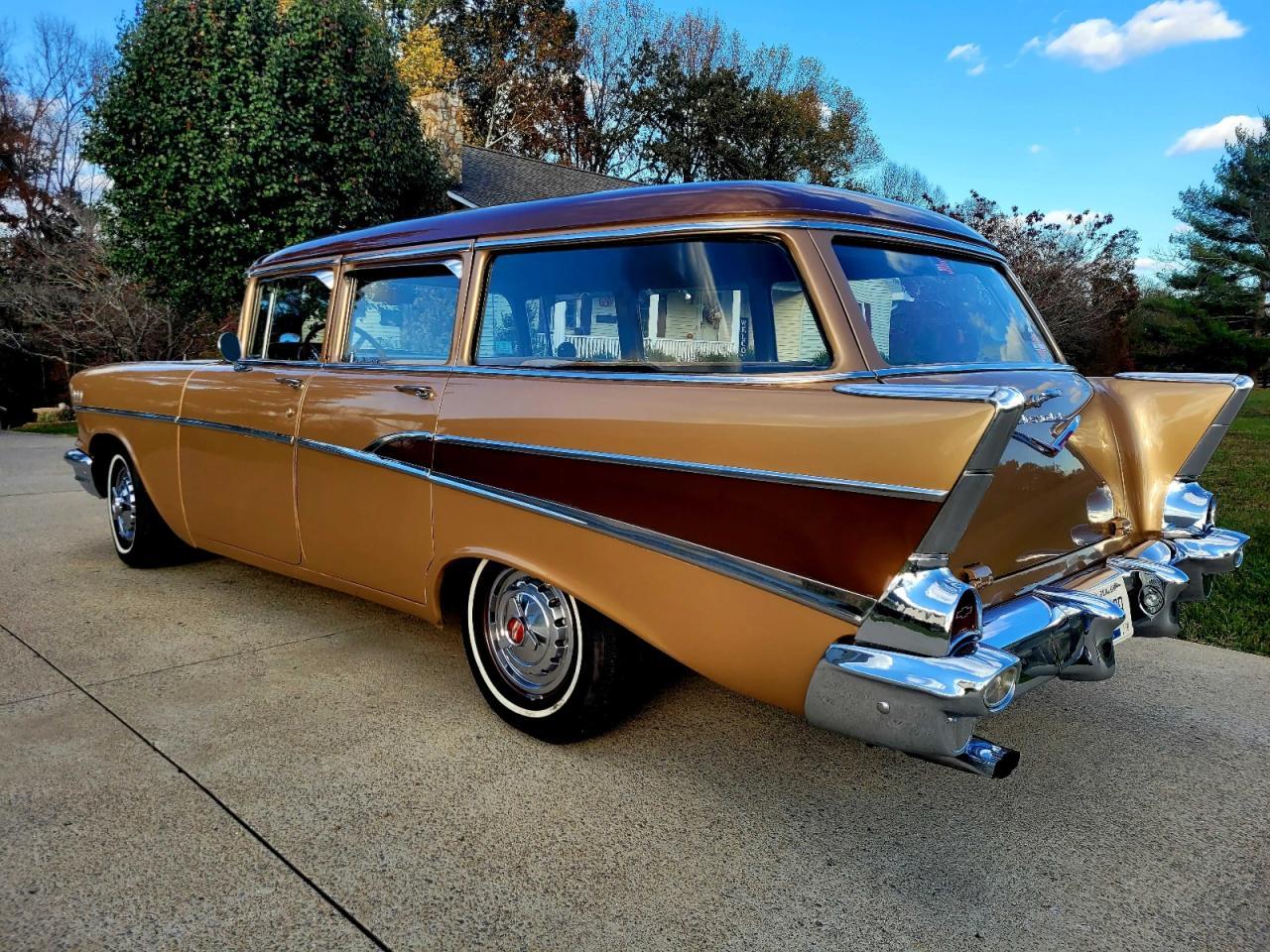 1957 CHEVROLET Nomad