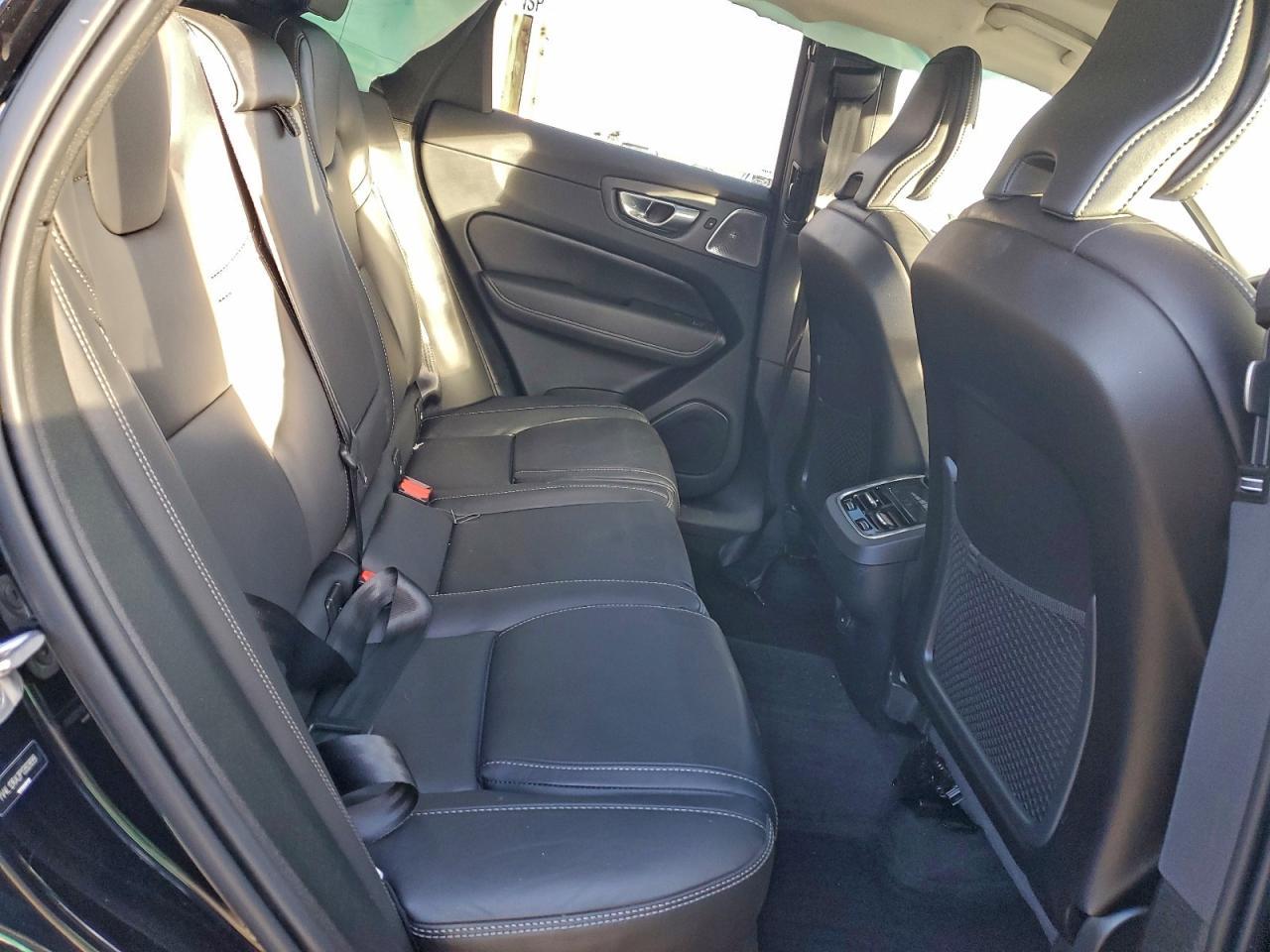 2023 VOLVO XC60