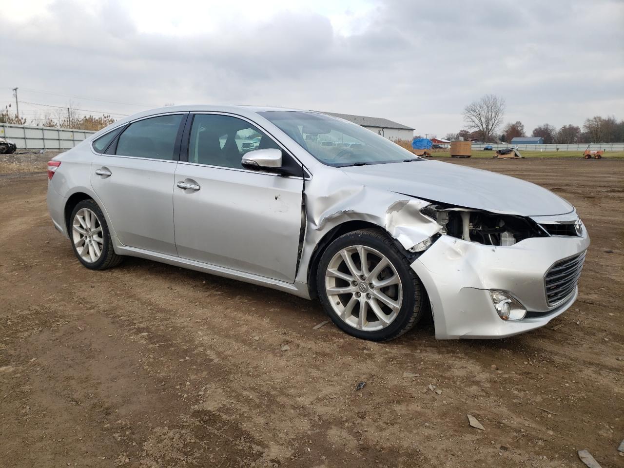 2013 TOYOTA Avalon
