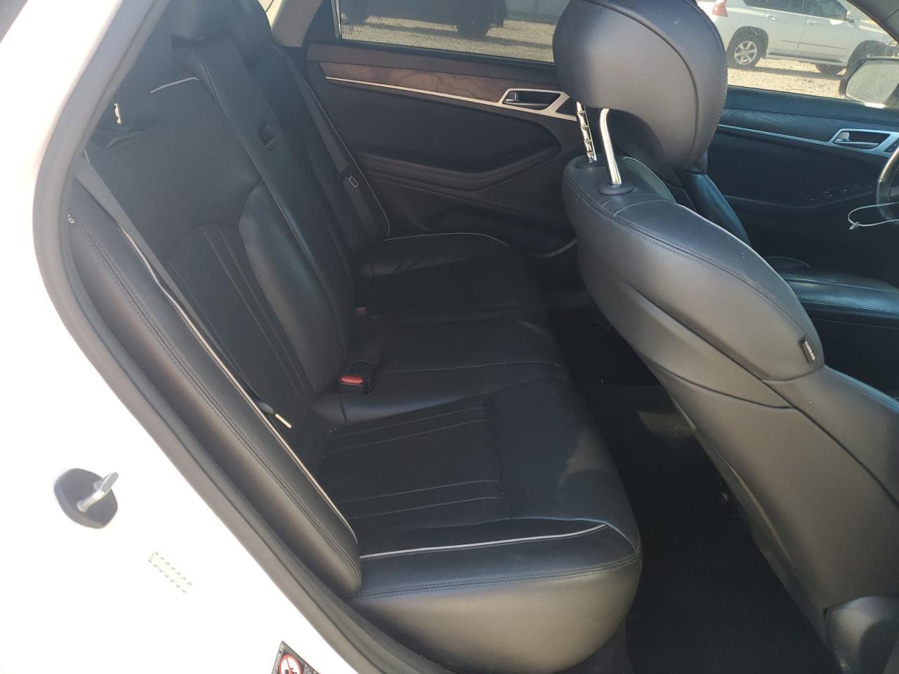 2015 HYUNDAI GENESIS