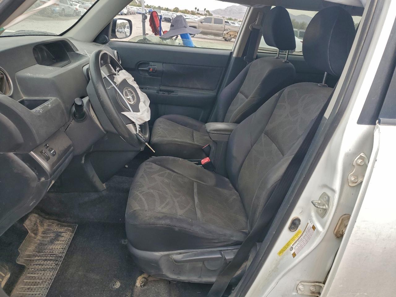 2015 TOYOTA SCION