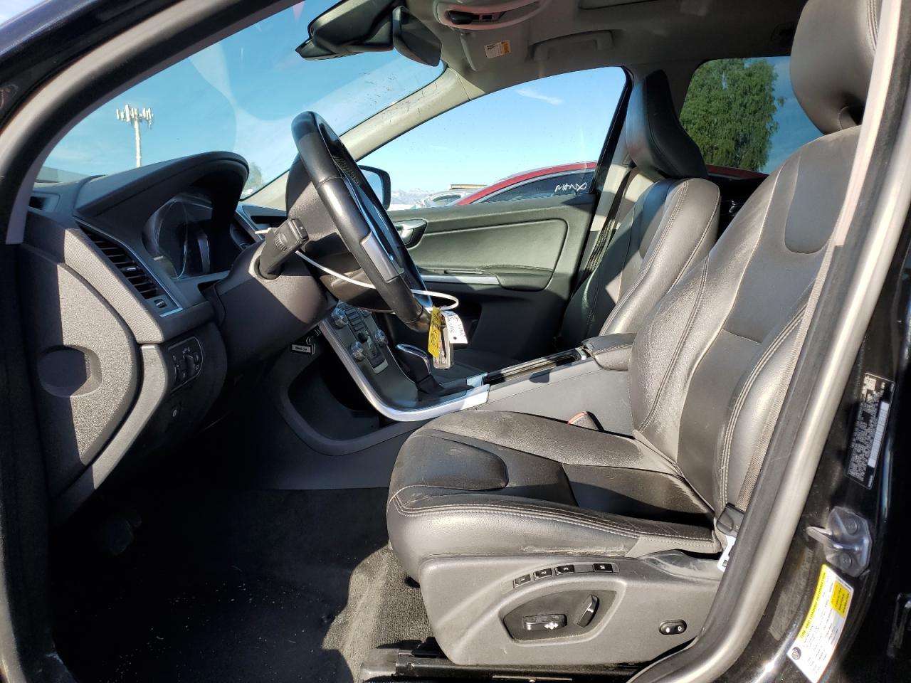 2015 VOLVO XC60
