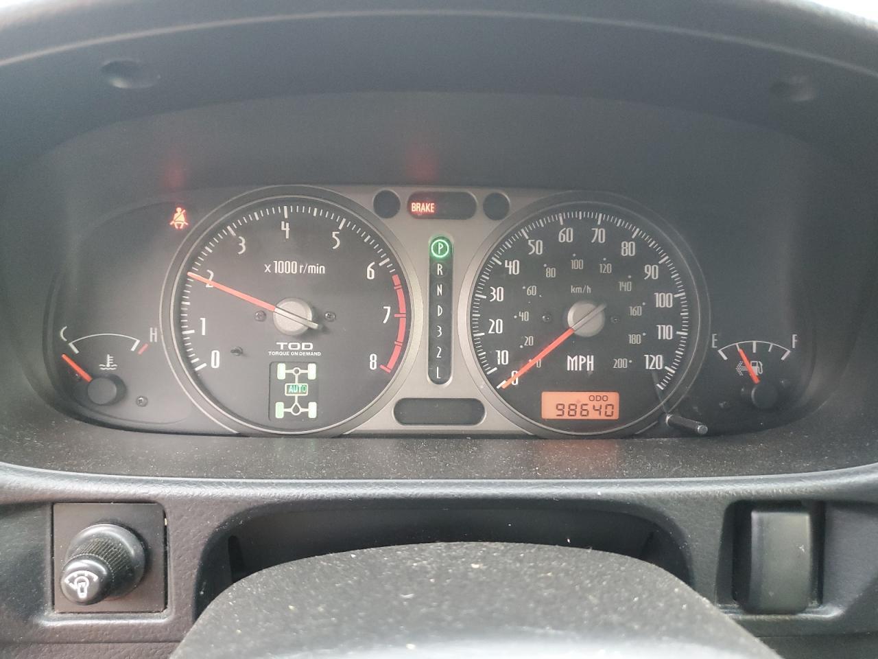 2003 ISUZU Axiom