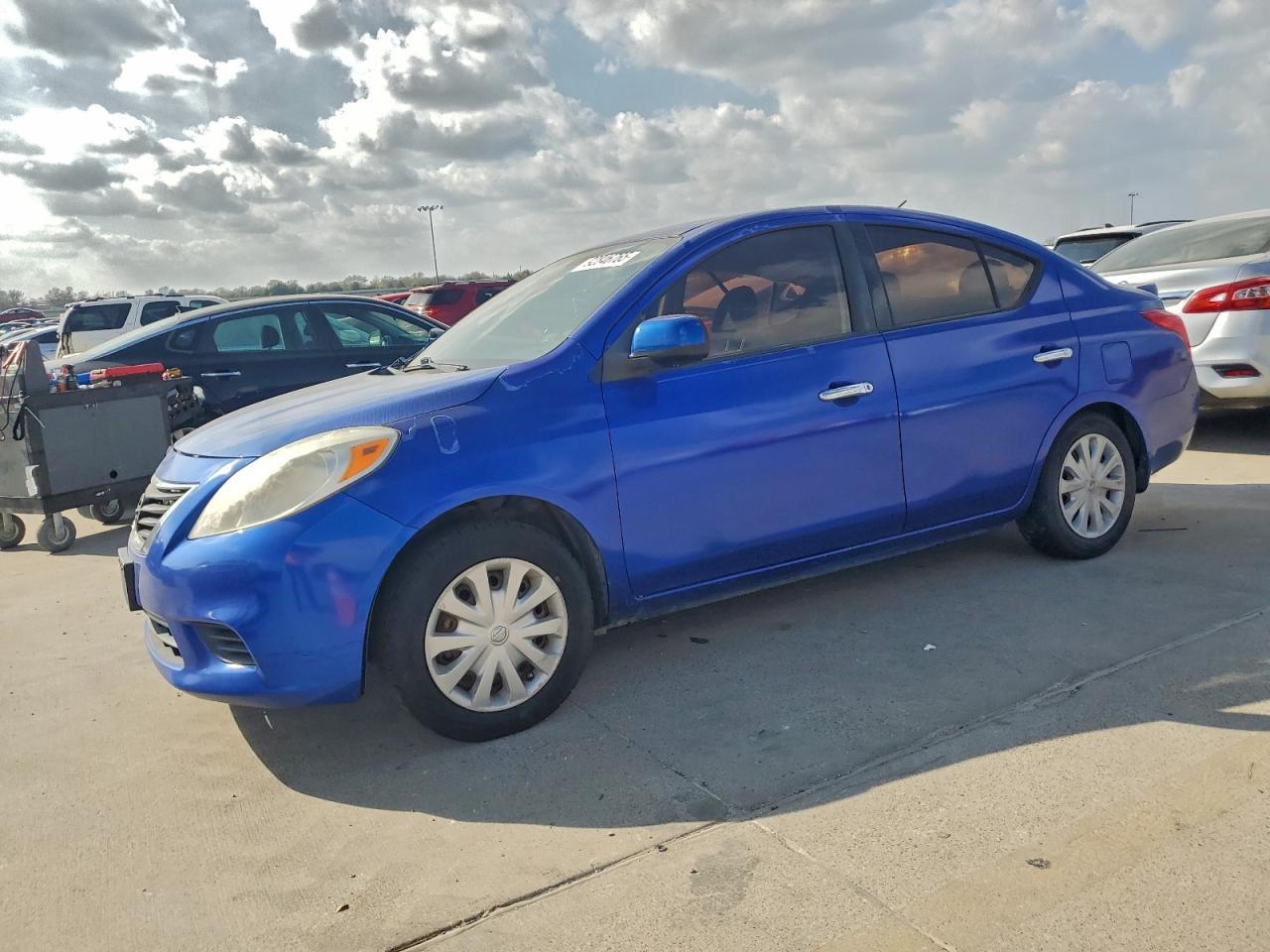 2014 NISSAN VERSA