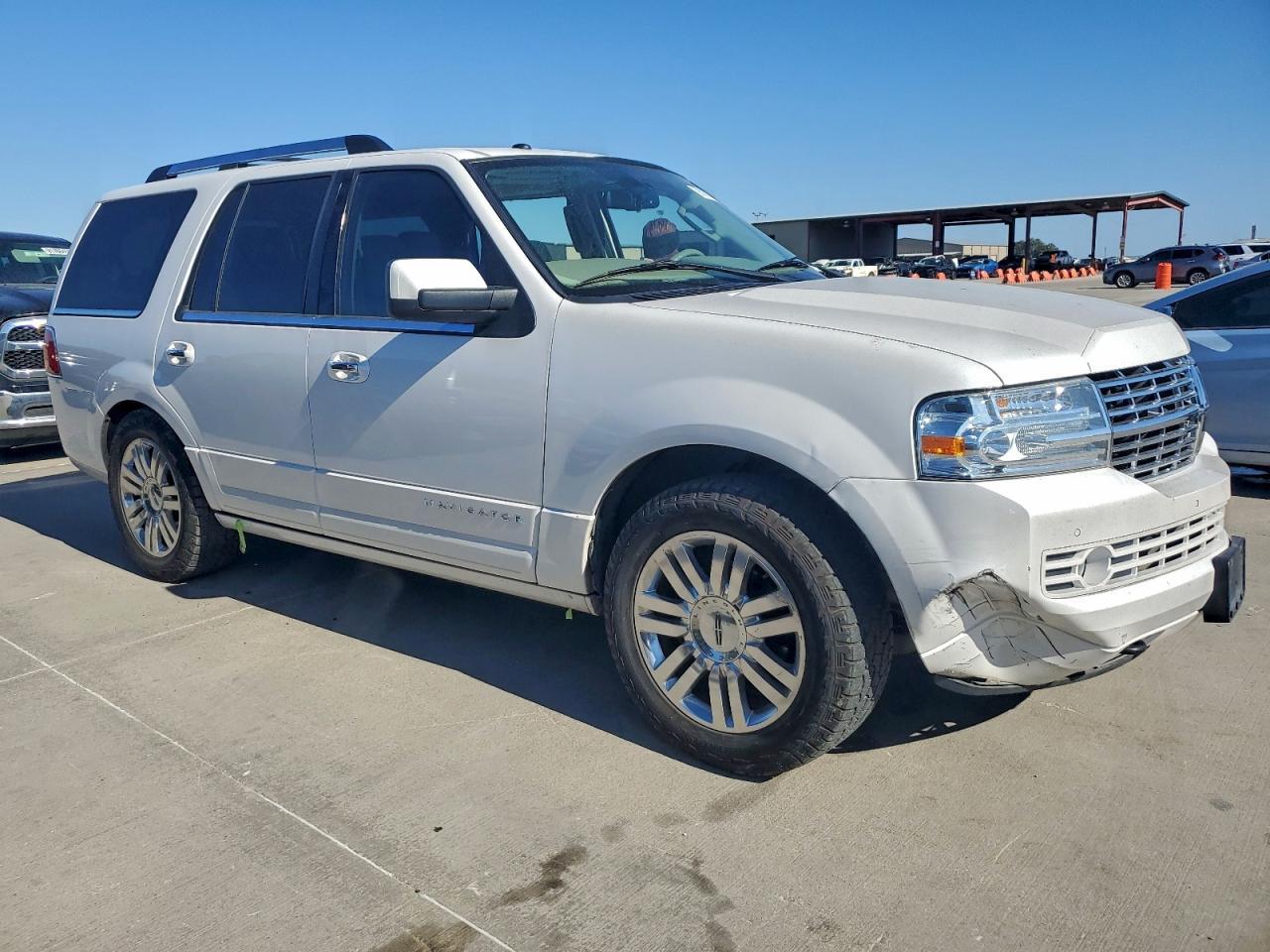 2011 LINCOLN Navigator