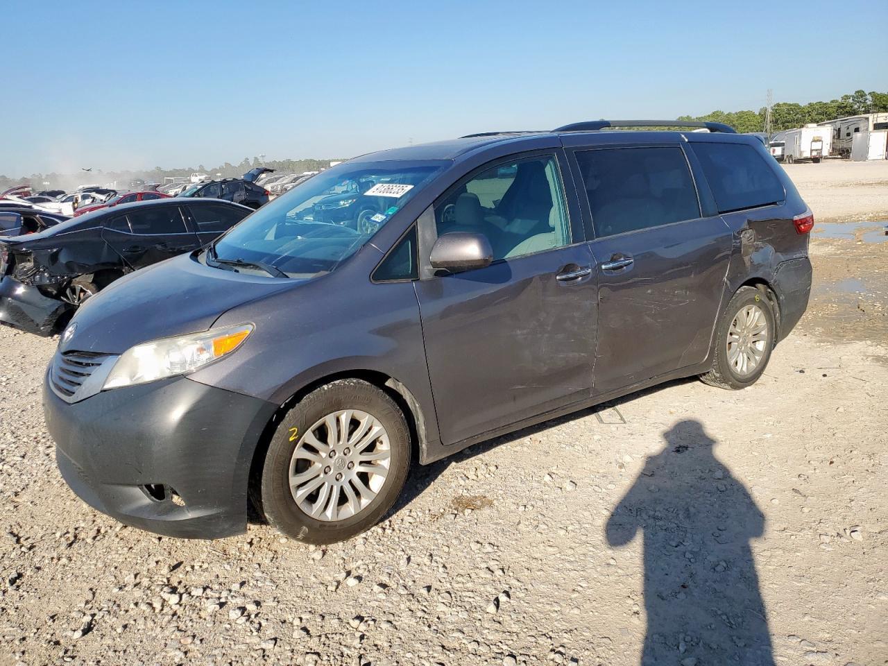 2015 TOYOTA SIENNA