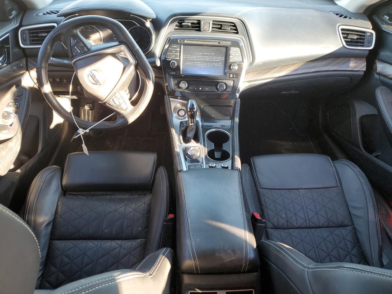 2017 NISSAN Maxima