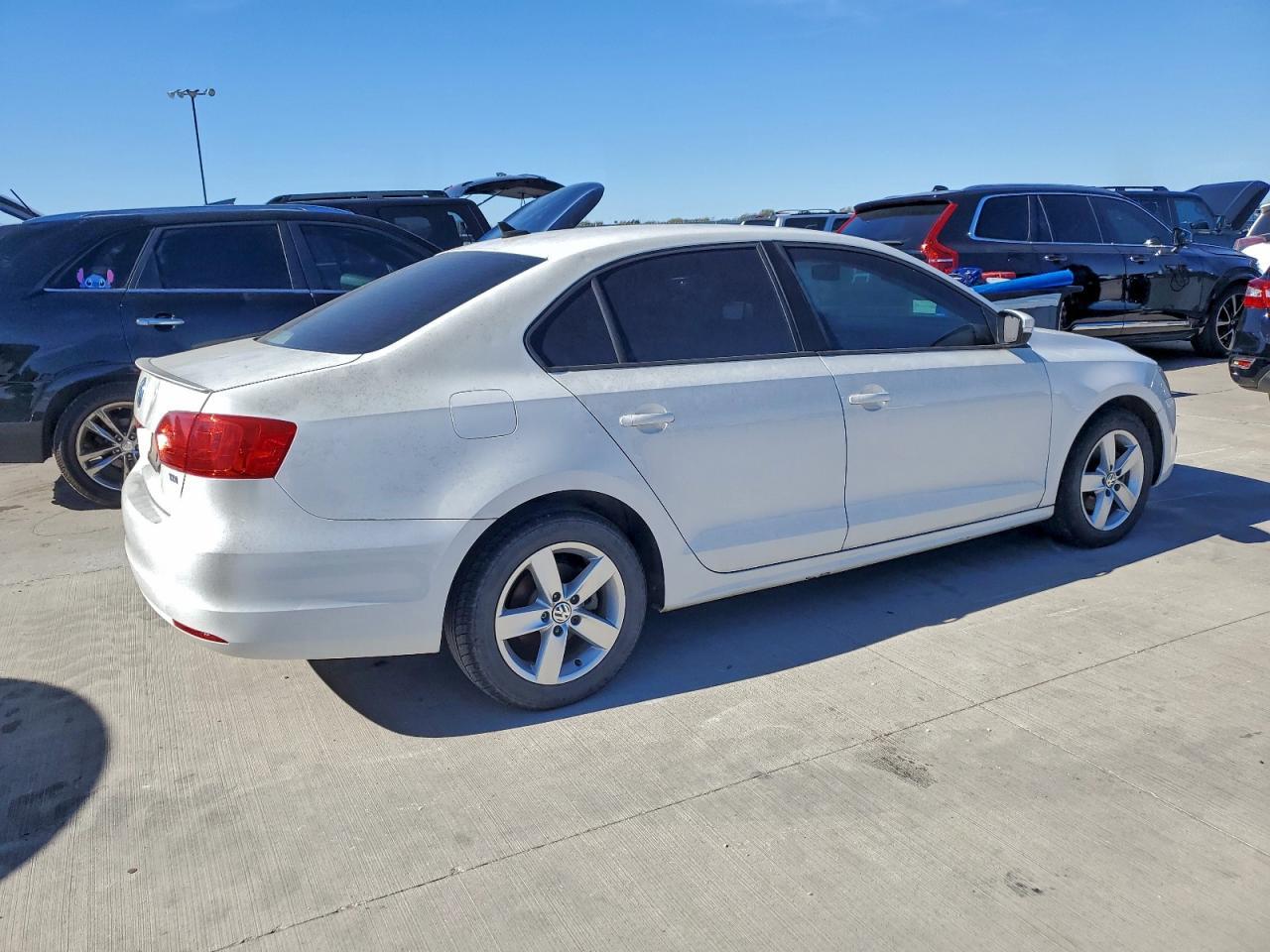 2011 VOLKSWAGEN JETTA