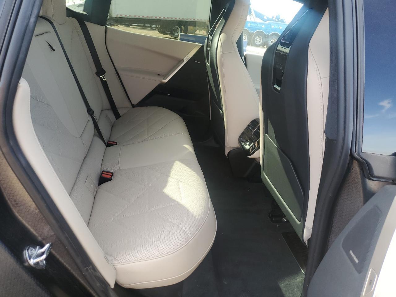 2024 BMW iX