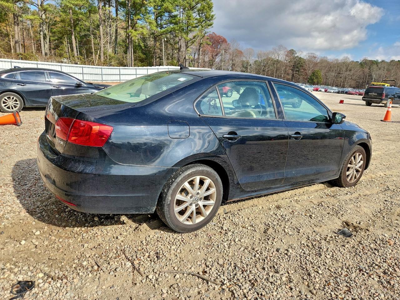 2011 VOLKSWAGEN JETTA
