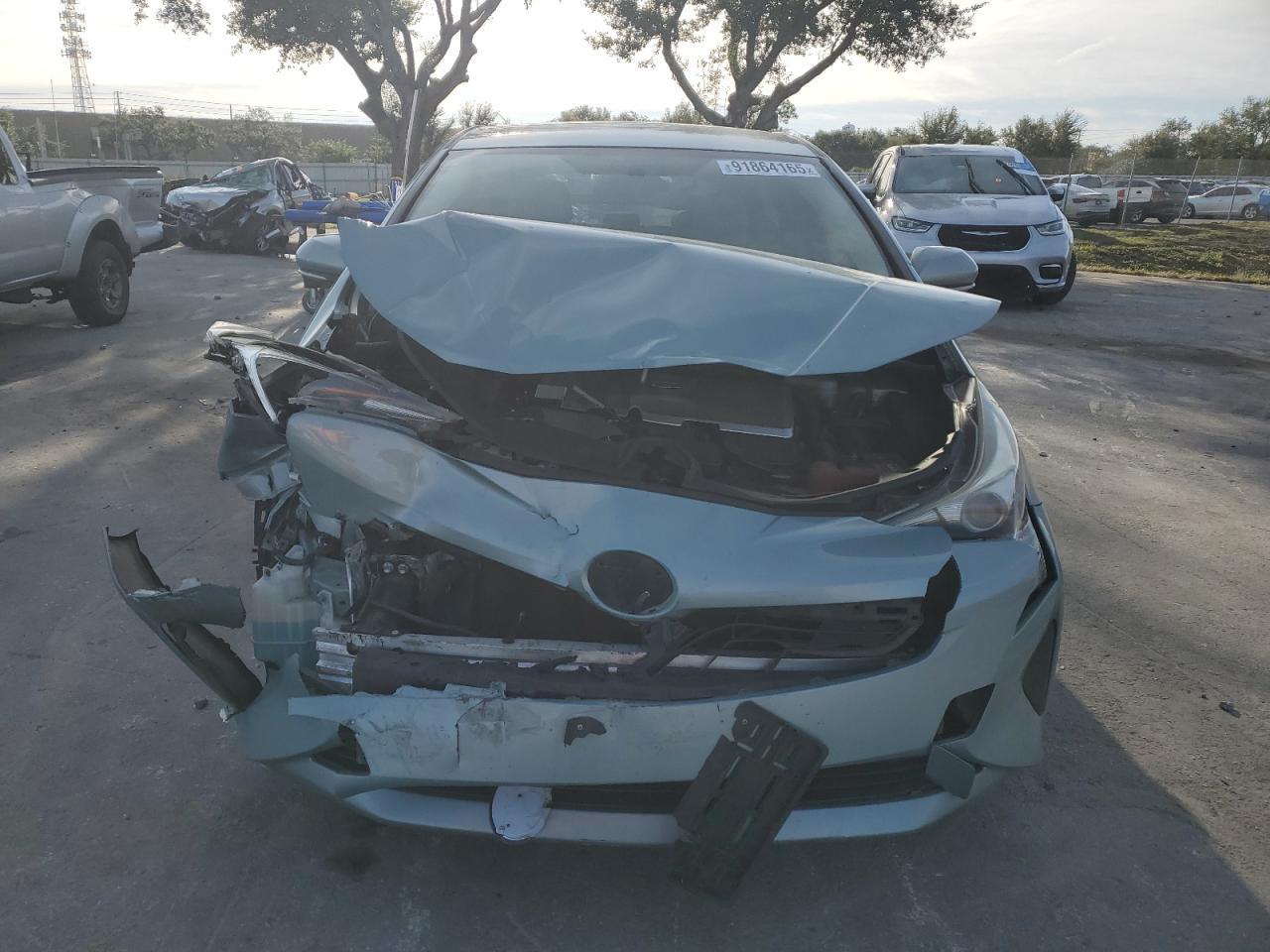 2016 TOYOTA PRIUS