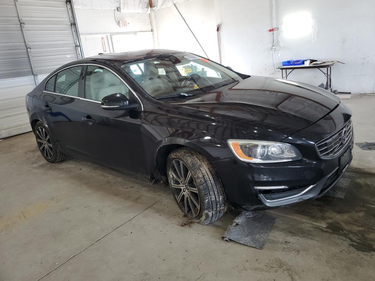 2017 VOLVO S60