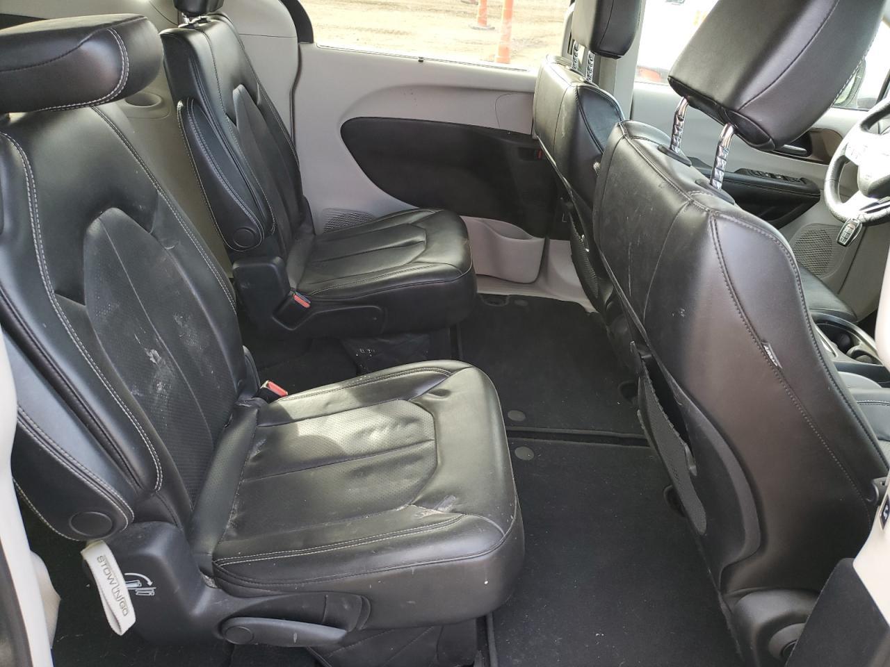 2020 CHRYSLER Voyager