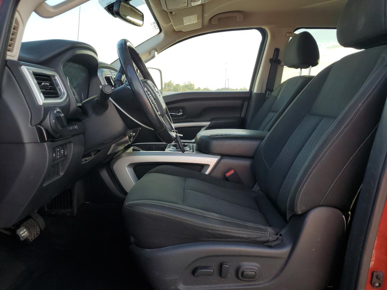 2017 NISSAN Titan