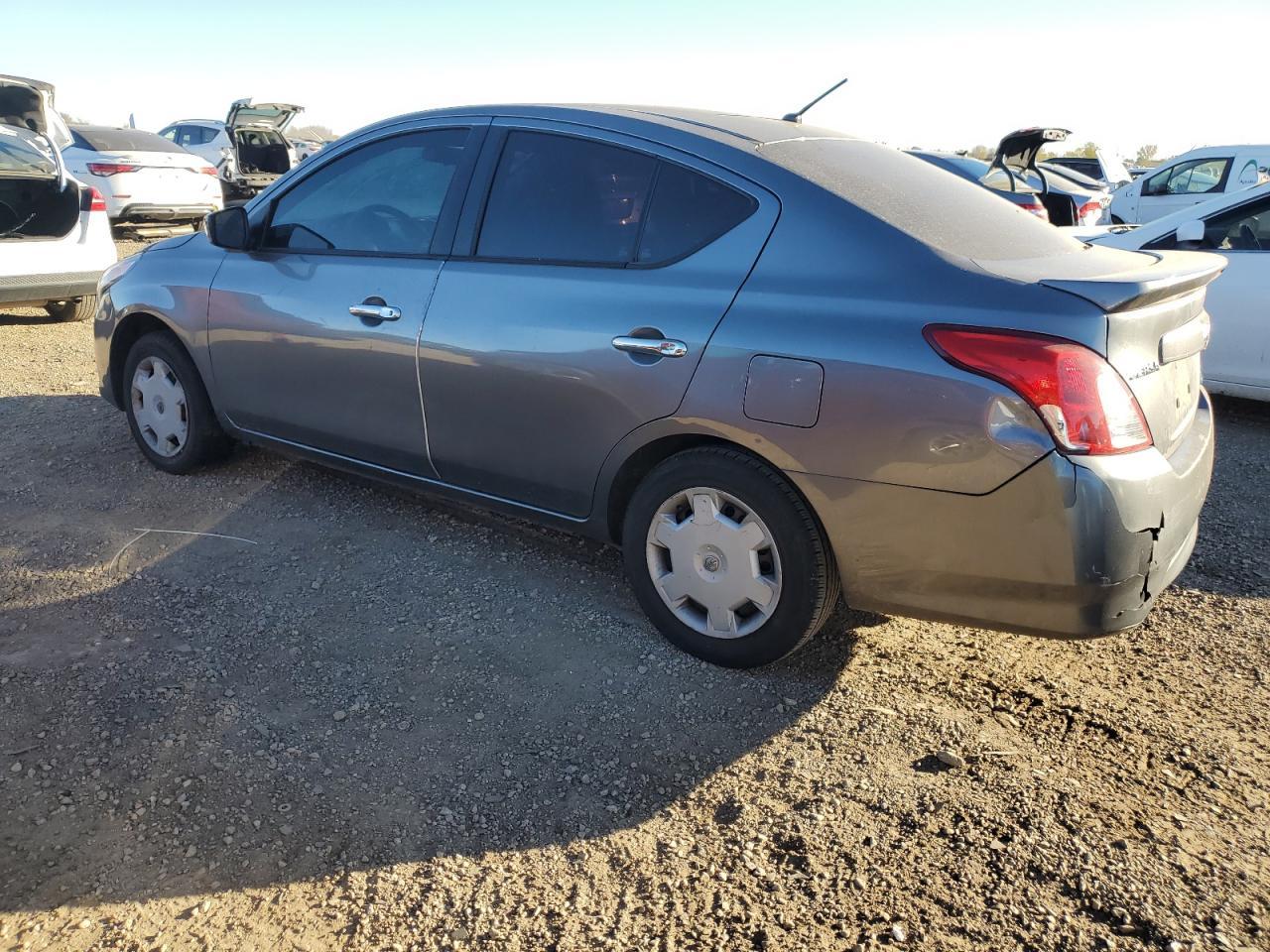 2016 NISSAN VERSA