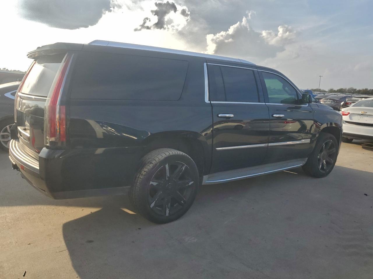 2015 CADILLAC Escalade ESV