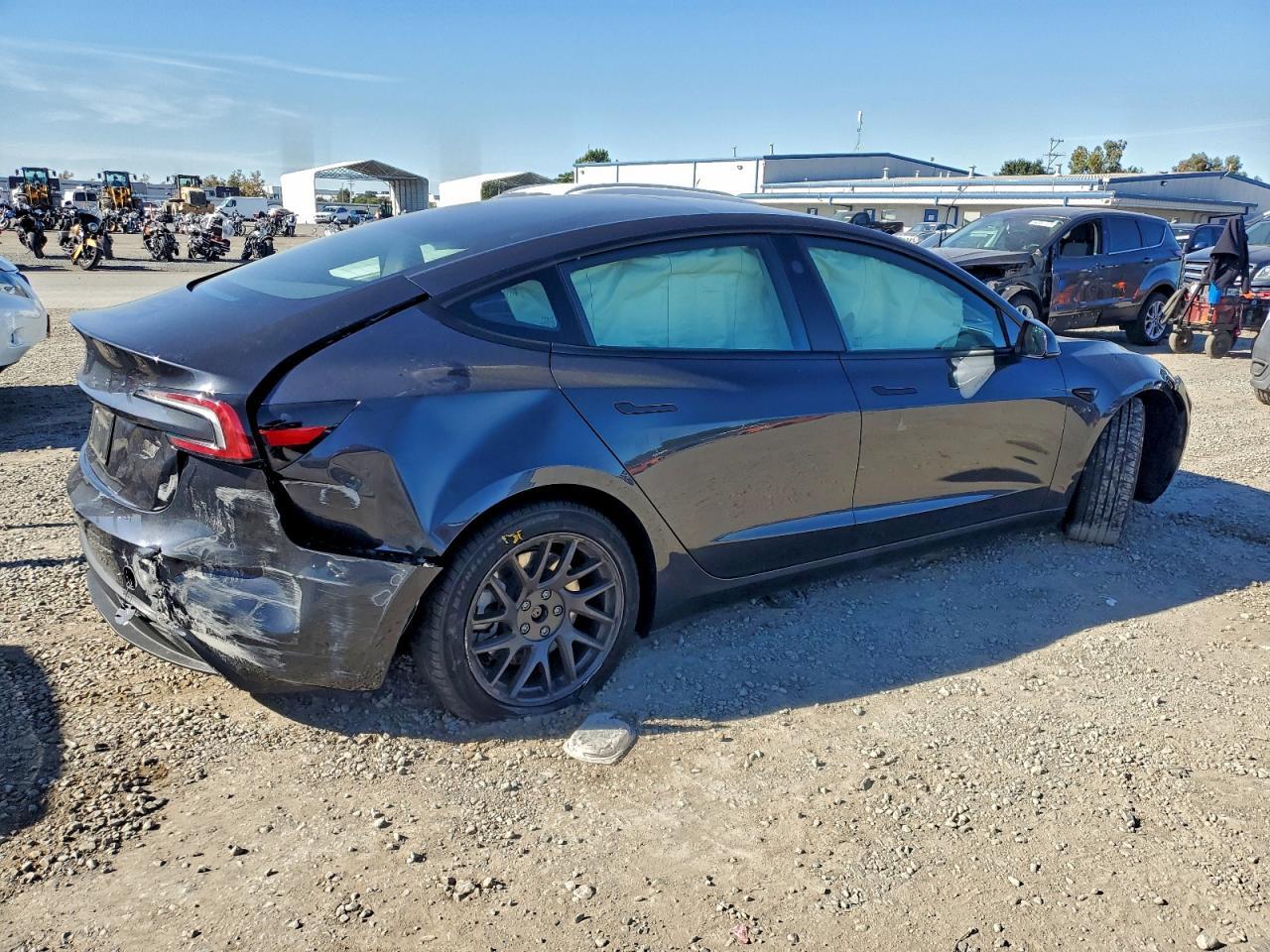 2025 TESLA MODEL 3