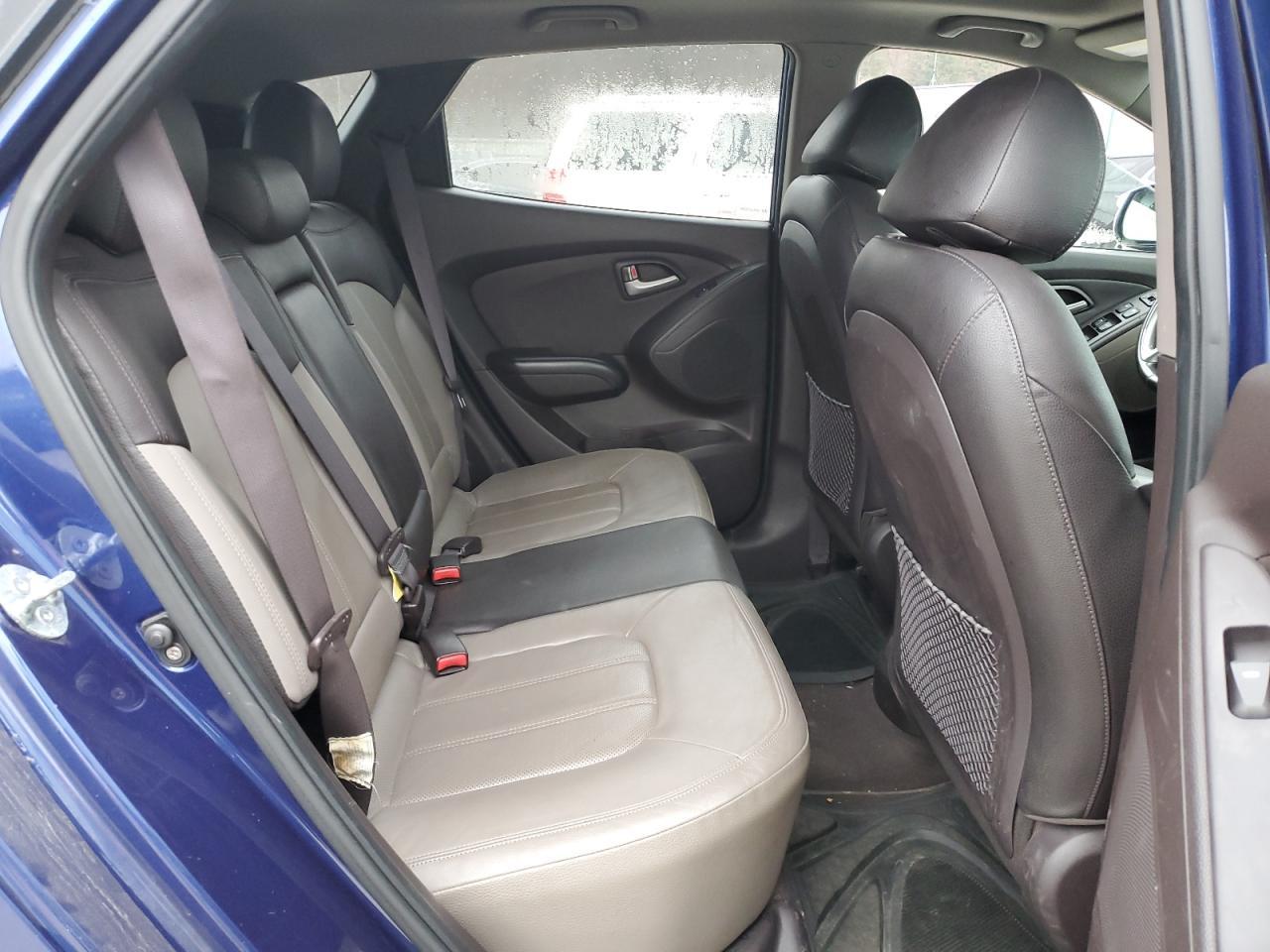 2010 HYUNDAI TUCSON
