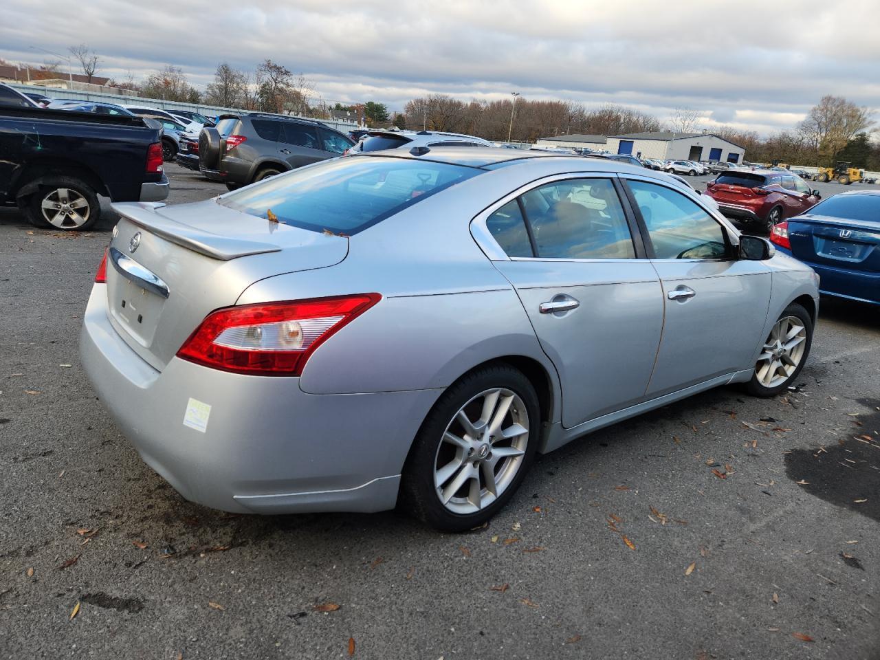 2009 NISSAN Maxima