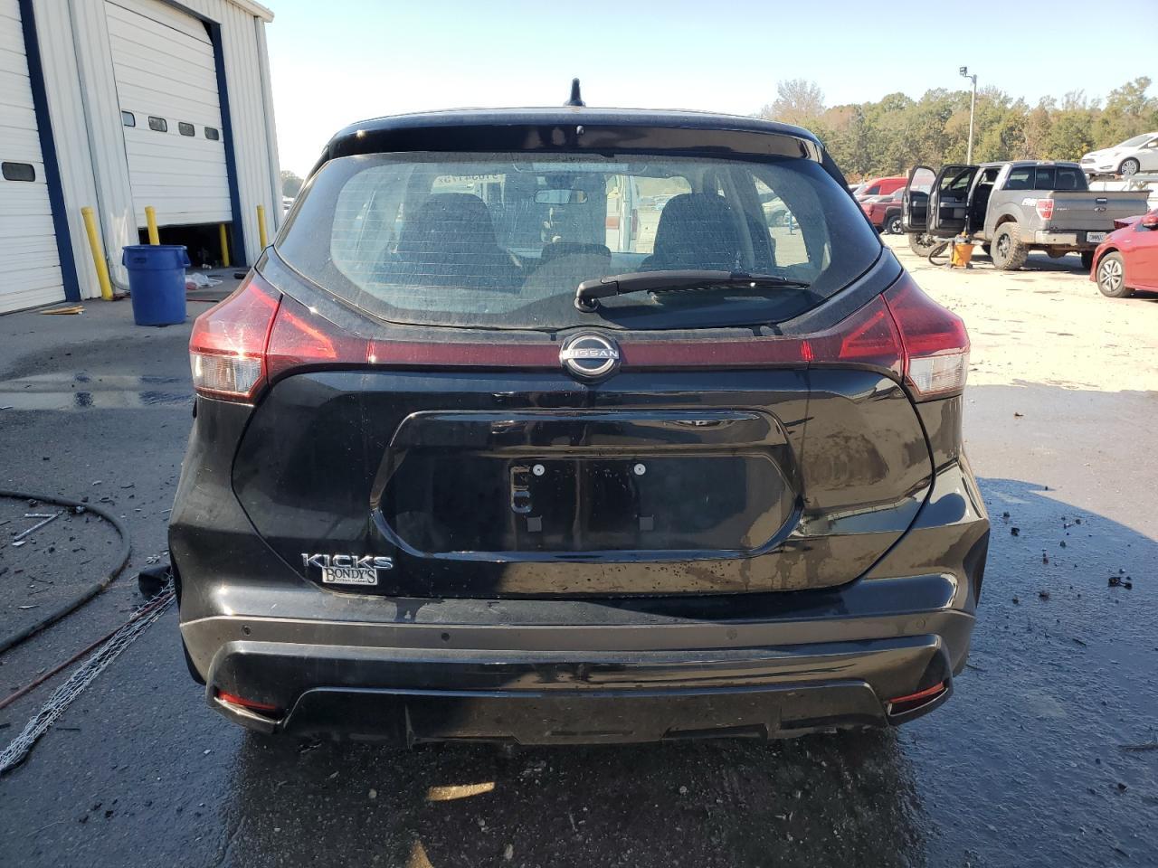 2024 NISSAN KICKS
