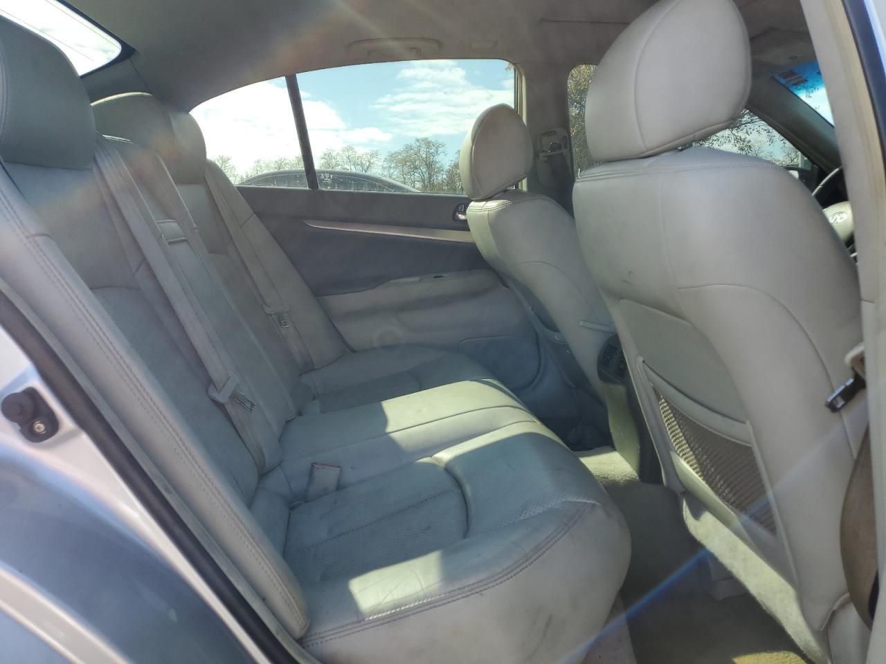 2012 INFINITI G37