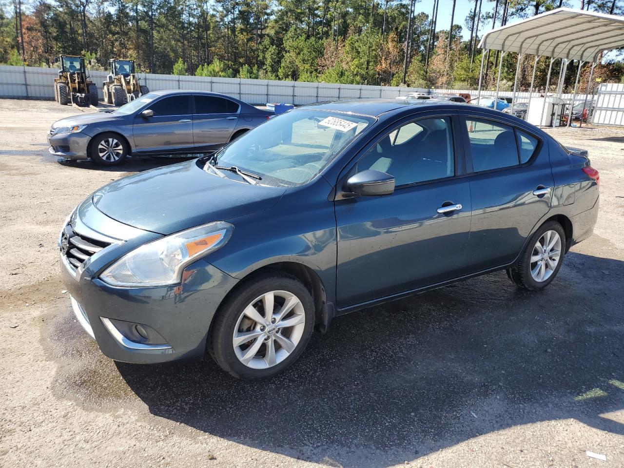 2017 NISSAN VERSA
