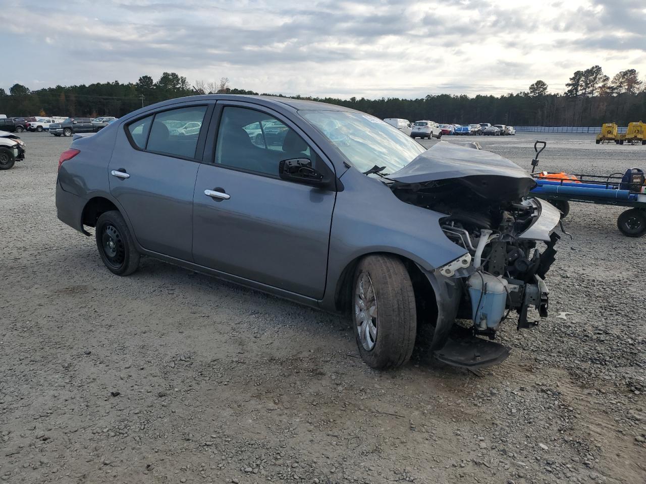 2019 NISSAN VERSA
