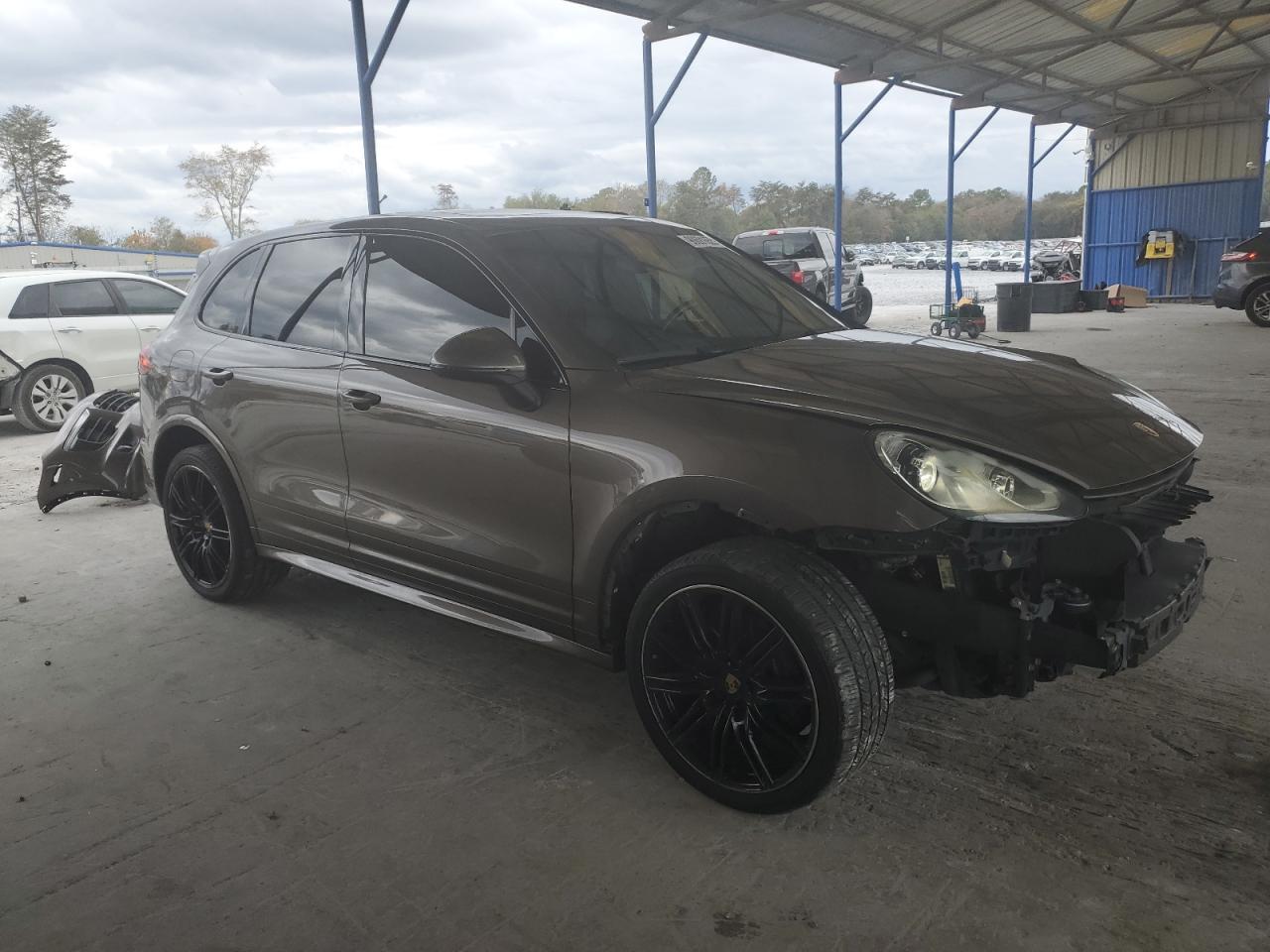 2016 PORSCHE CAYENNE