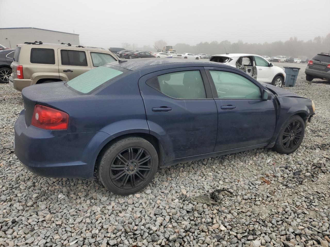 2013 DODGE Avenger