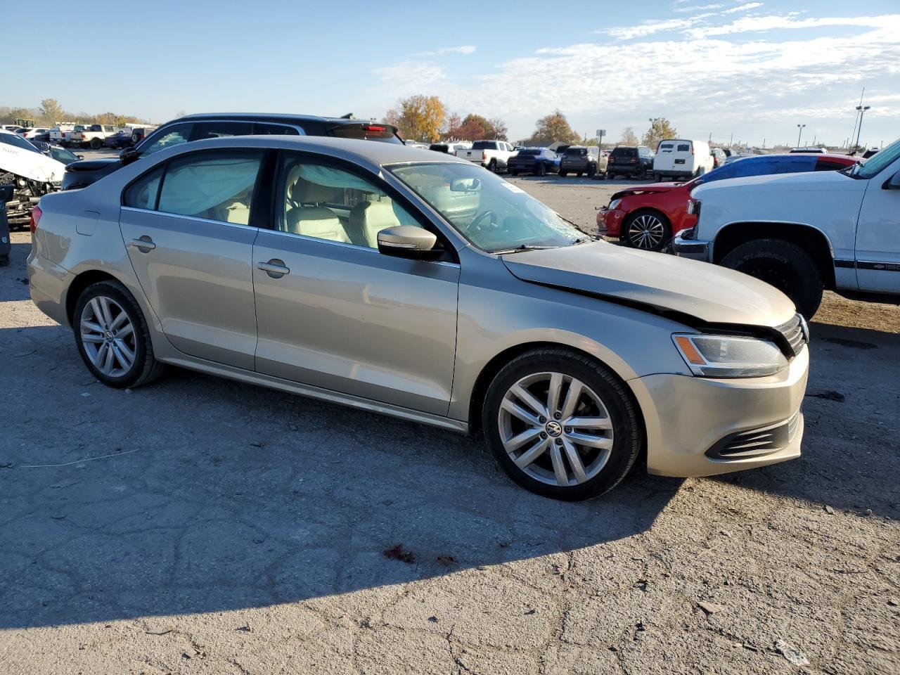 2013 VOLKSWAGEN JETTA