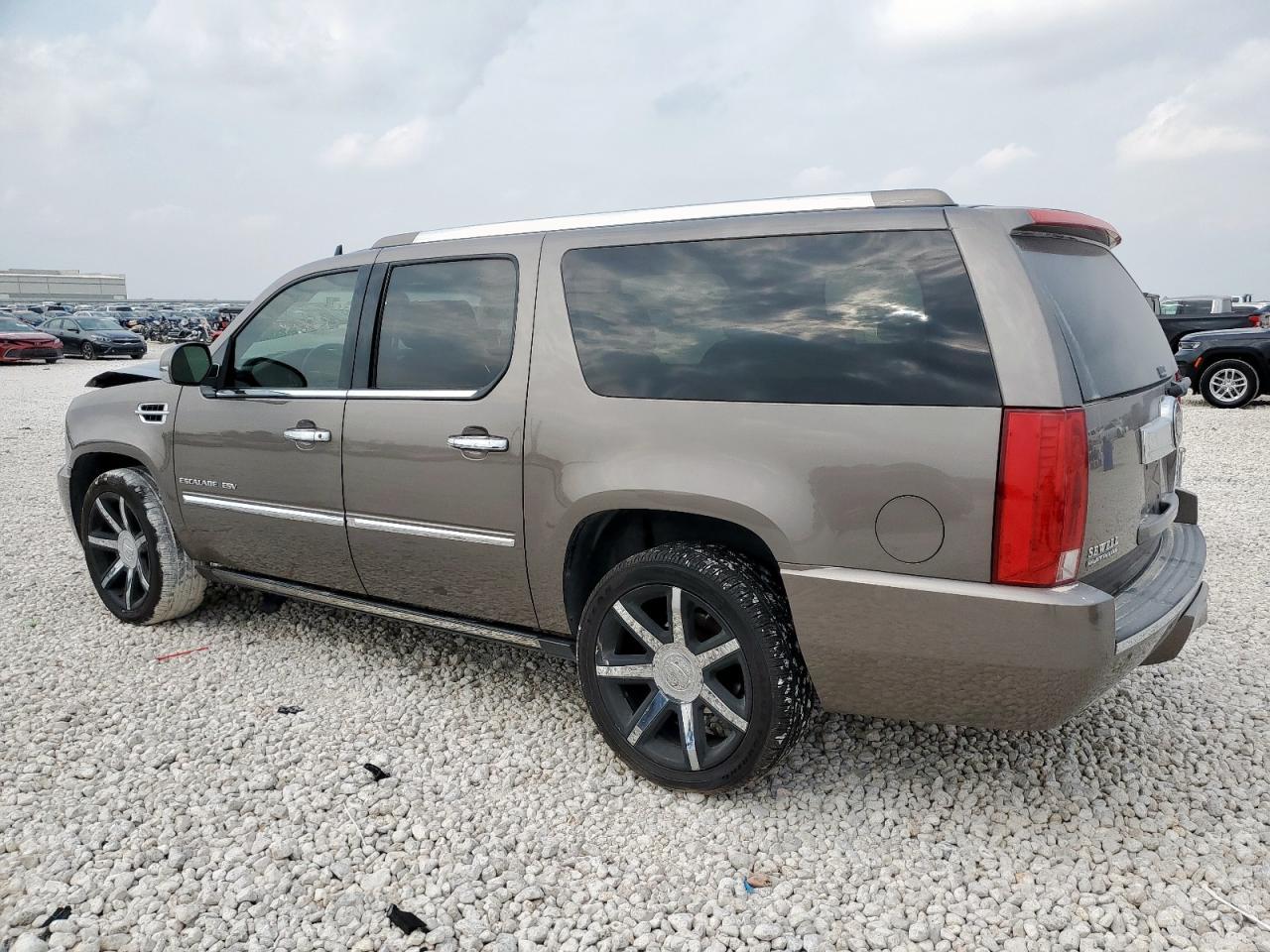 2013 CADILLAC Escalade ESV