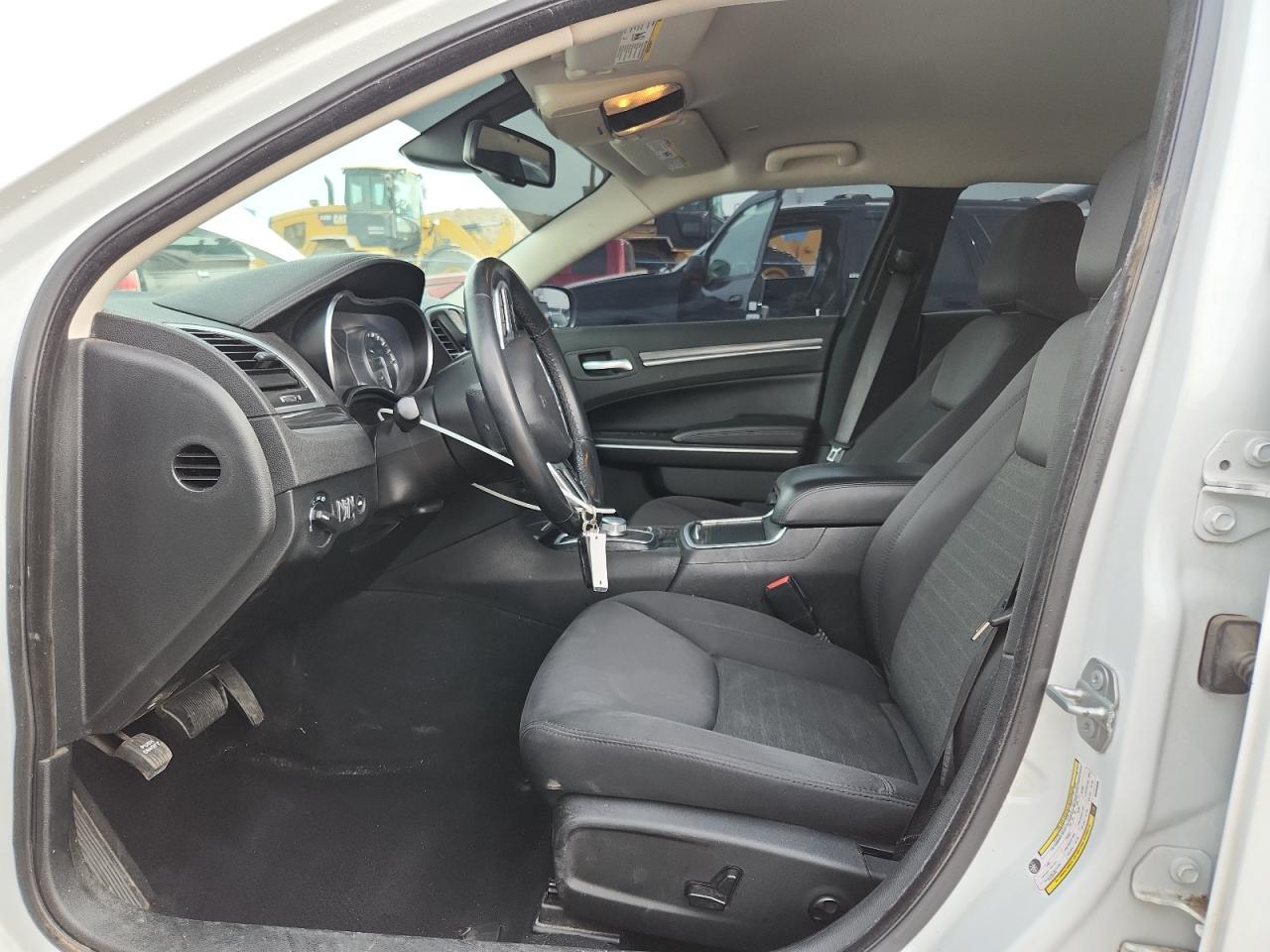2019 CHRYSLER 300