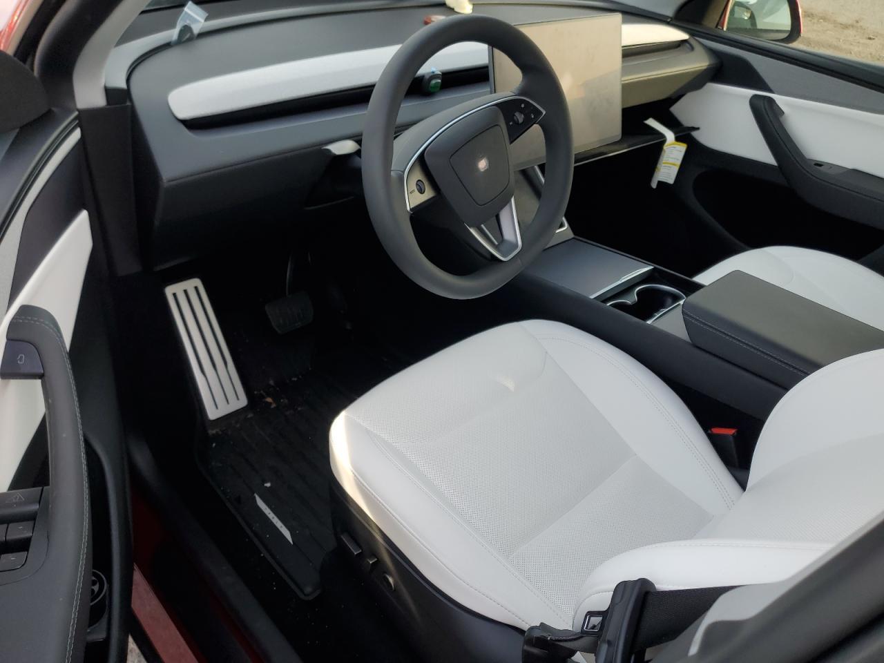 2026 TESLA MODEL Y