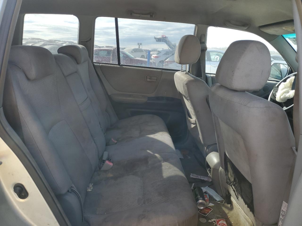 2004 TOYOTA HIGHLANDER