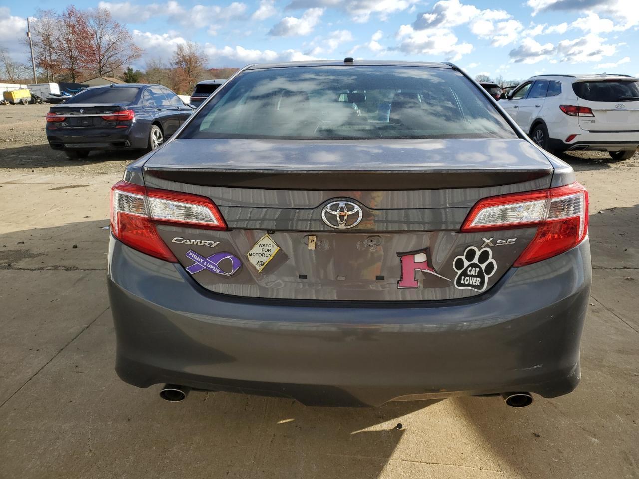 2014 TOYOTA CAMRY