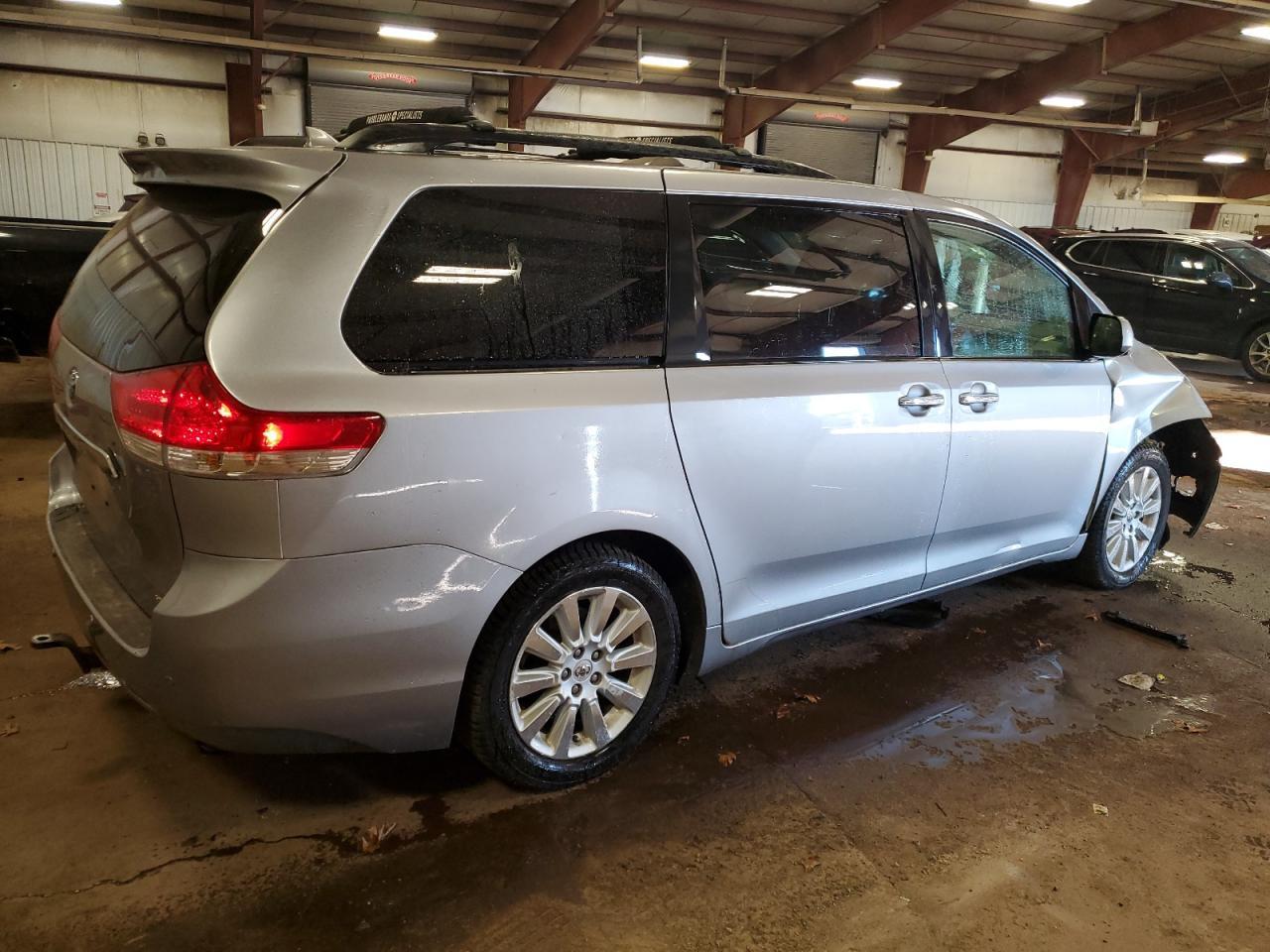 2012 TOYOTA SIENNA