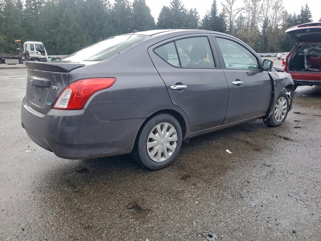 2015 NISSAN VERSA