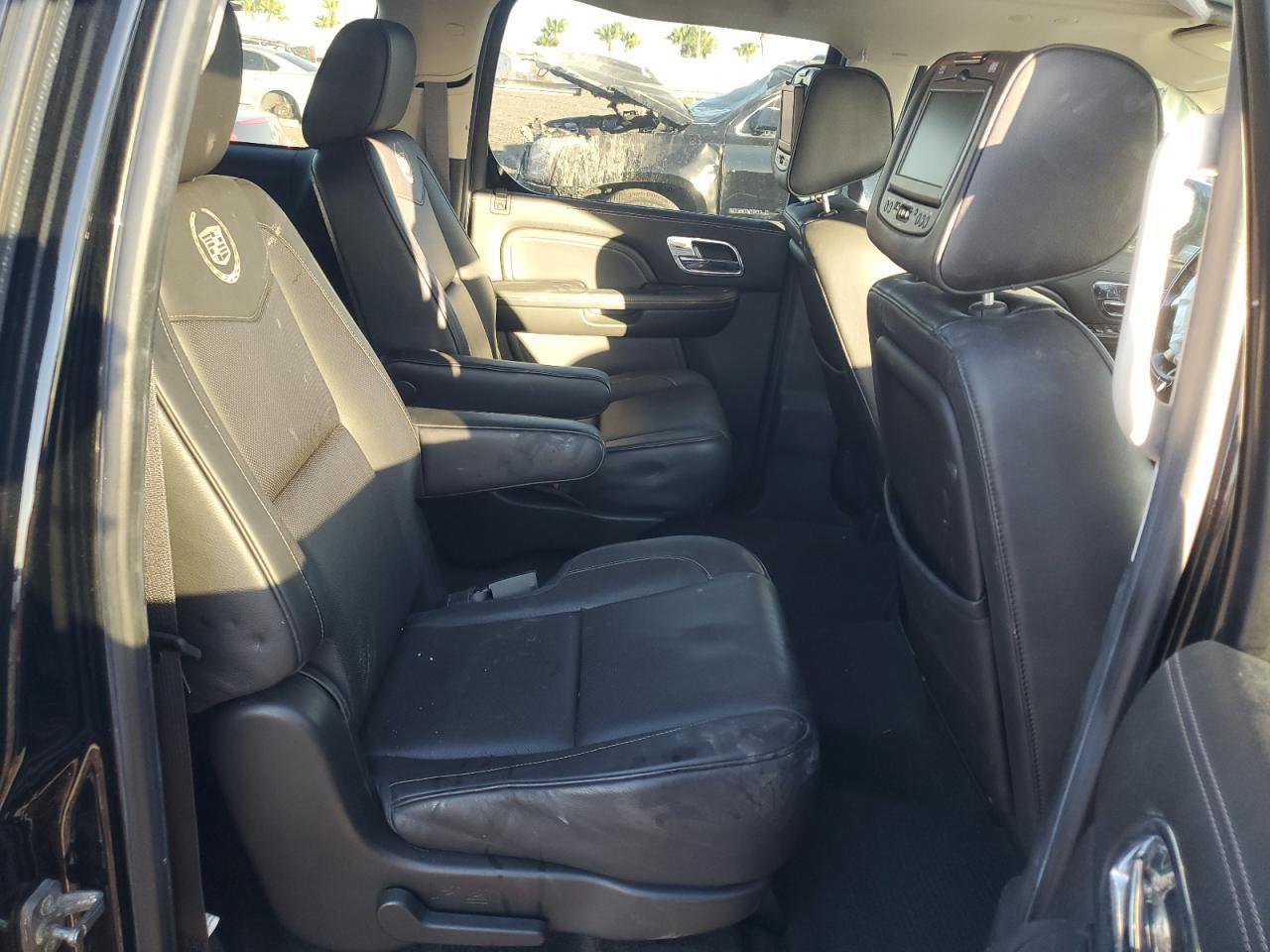 2014 CADILLAC Escalade ESV
