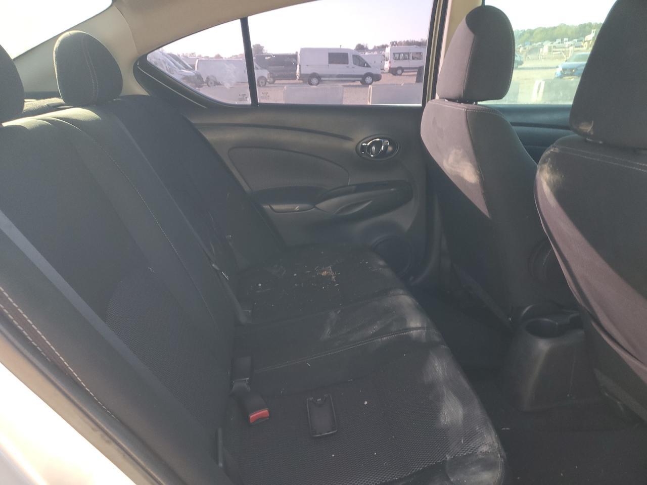 2017 NISSAN VERSA