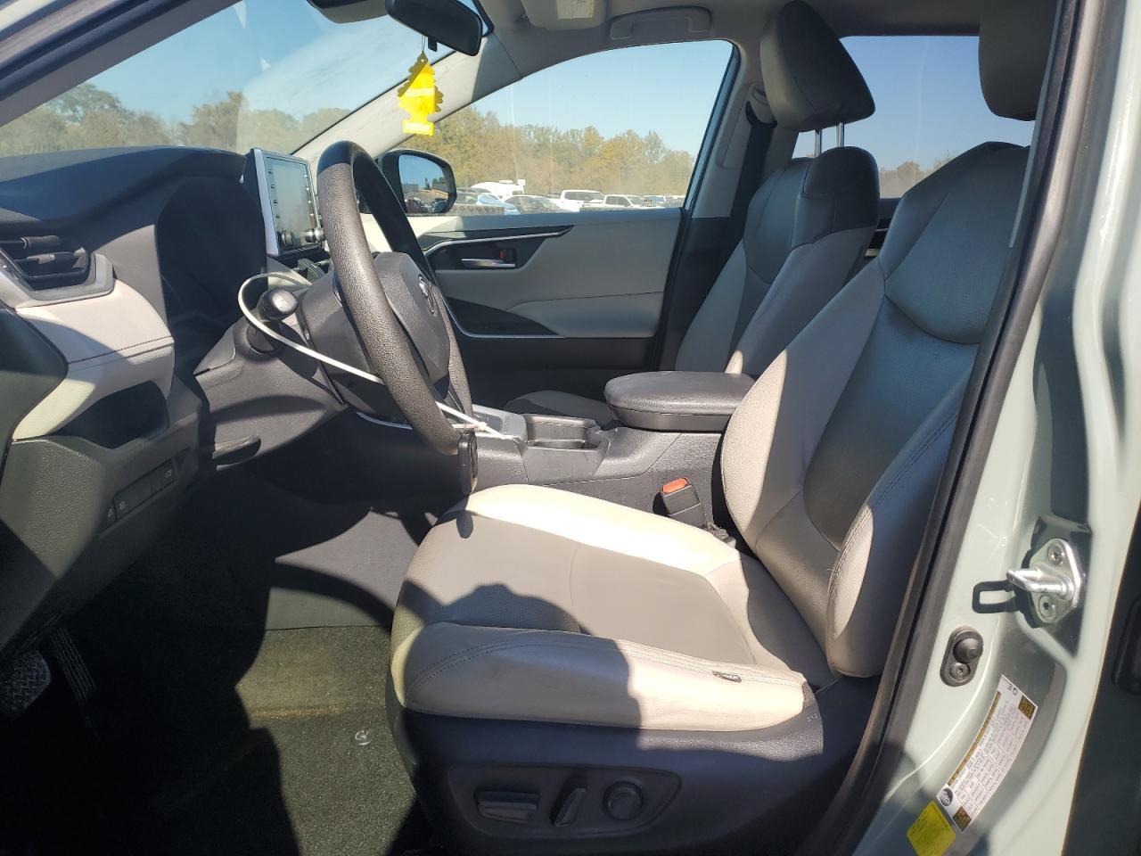 2019 TOYOTA RAV4