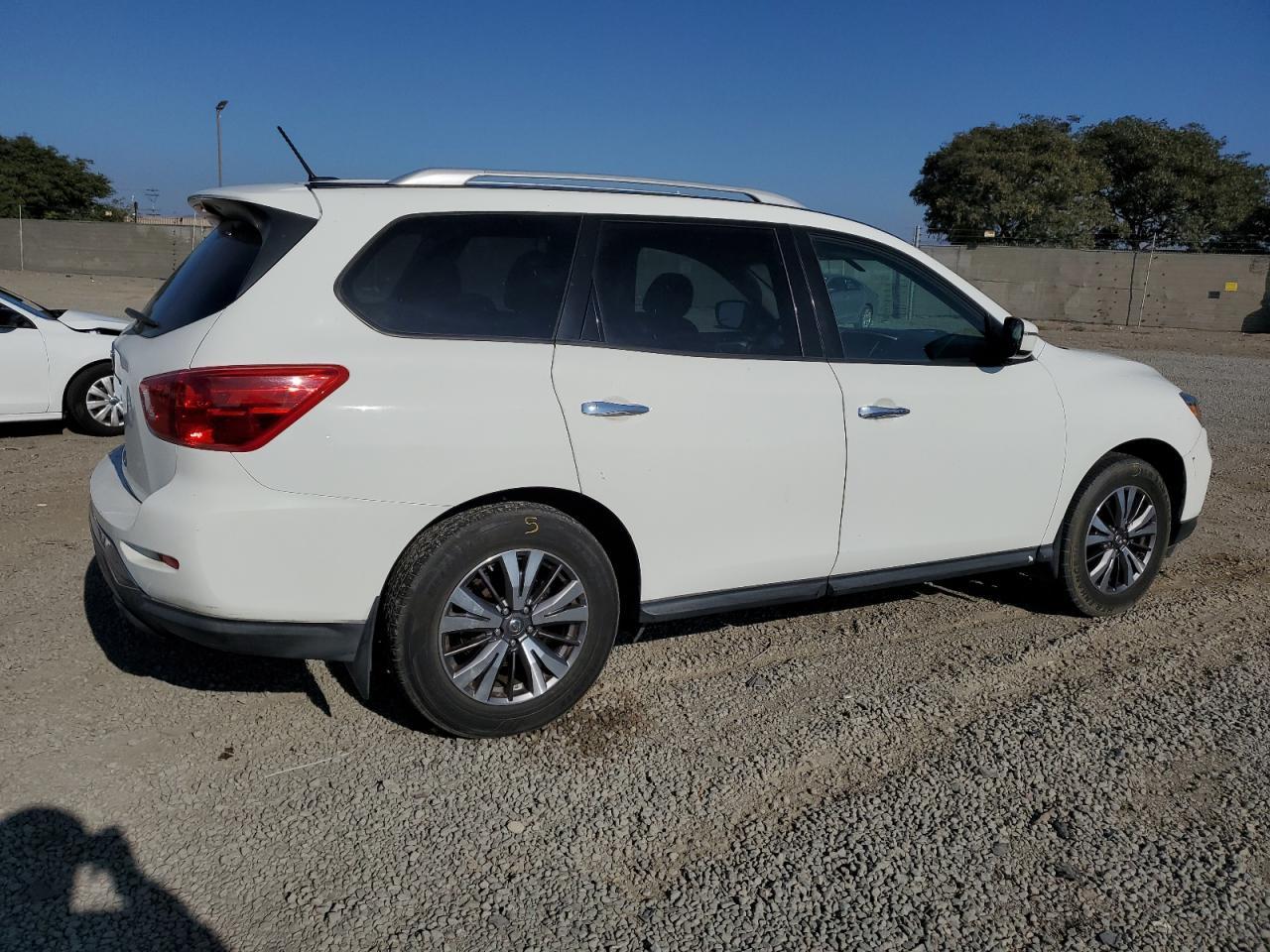 2017 NISSAN PATHFINDER