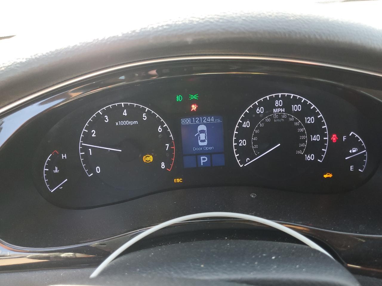 2013 HYUNDAI GENESIS