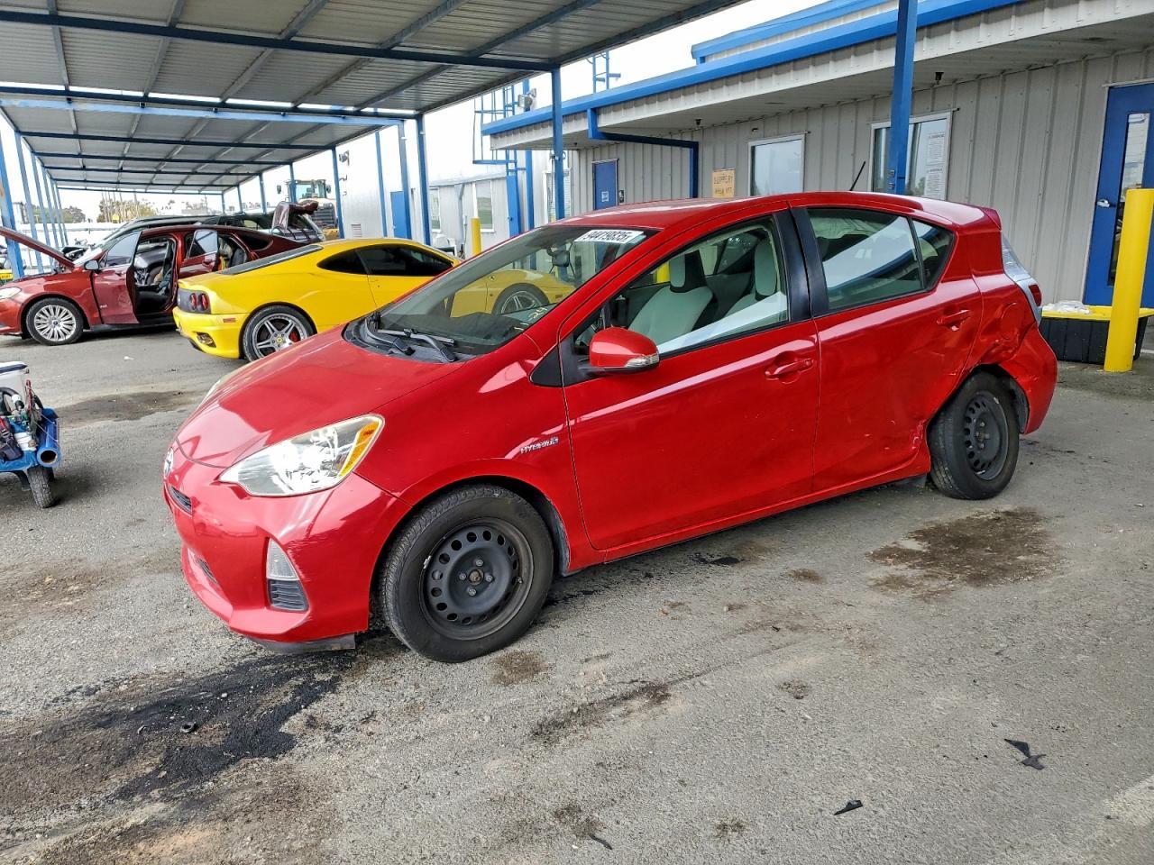 2014 TOYOTA Prius c