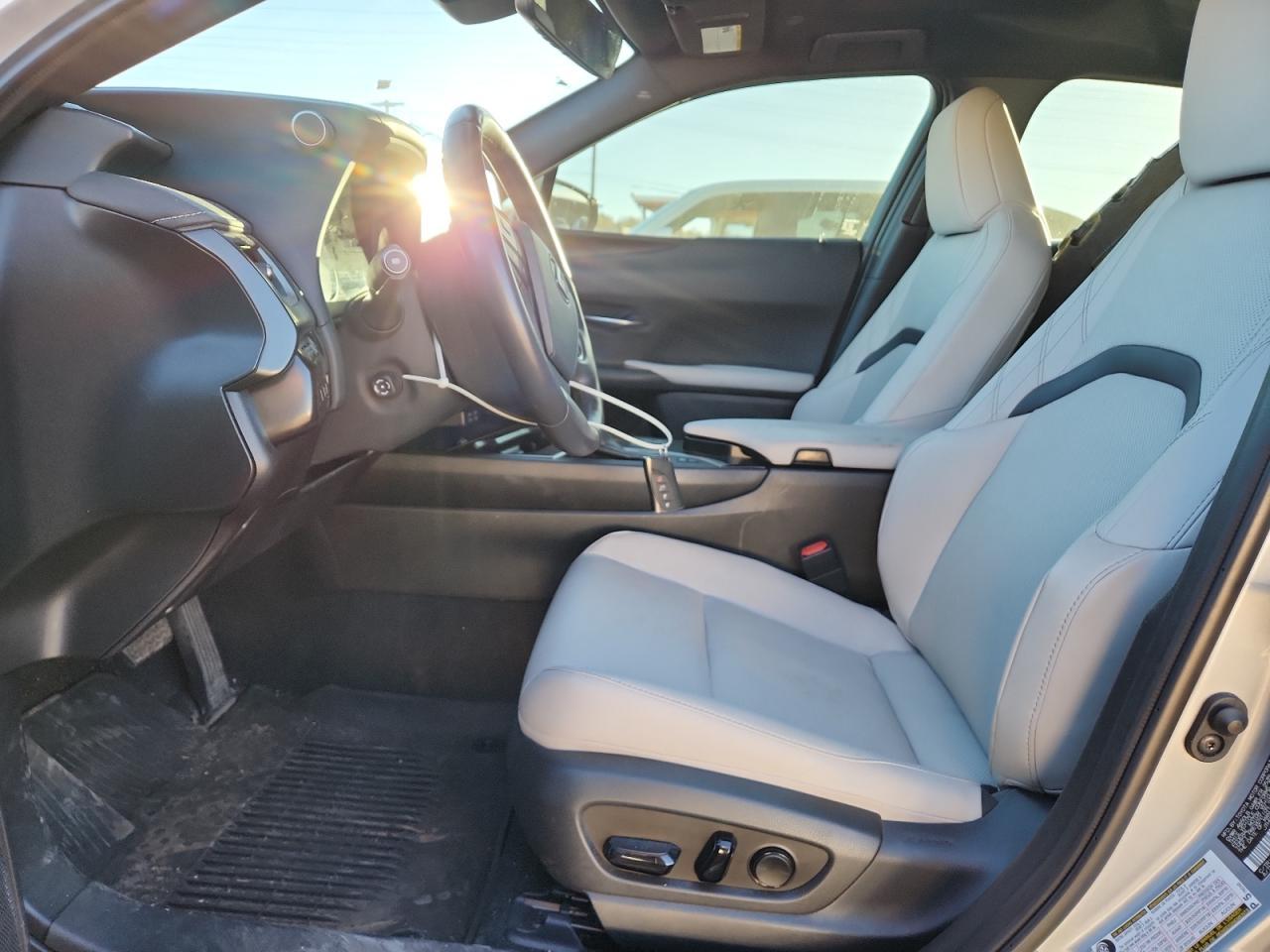 2023 LEXUS UX 250H