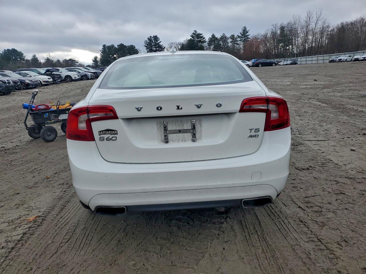 2015 VOLVO S60